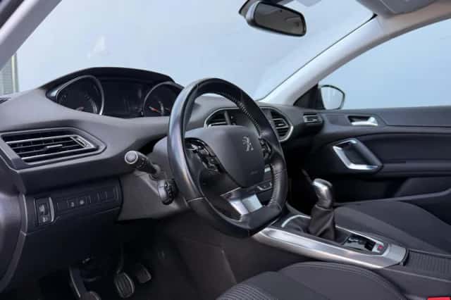 Peugeot 308 (2018) thumbnail 7