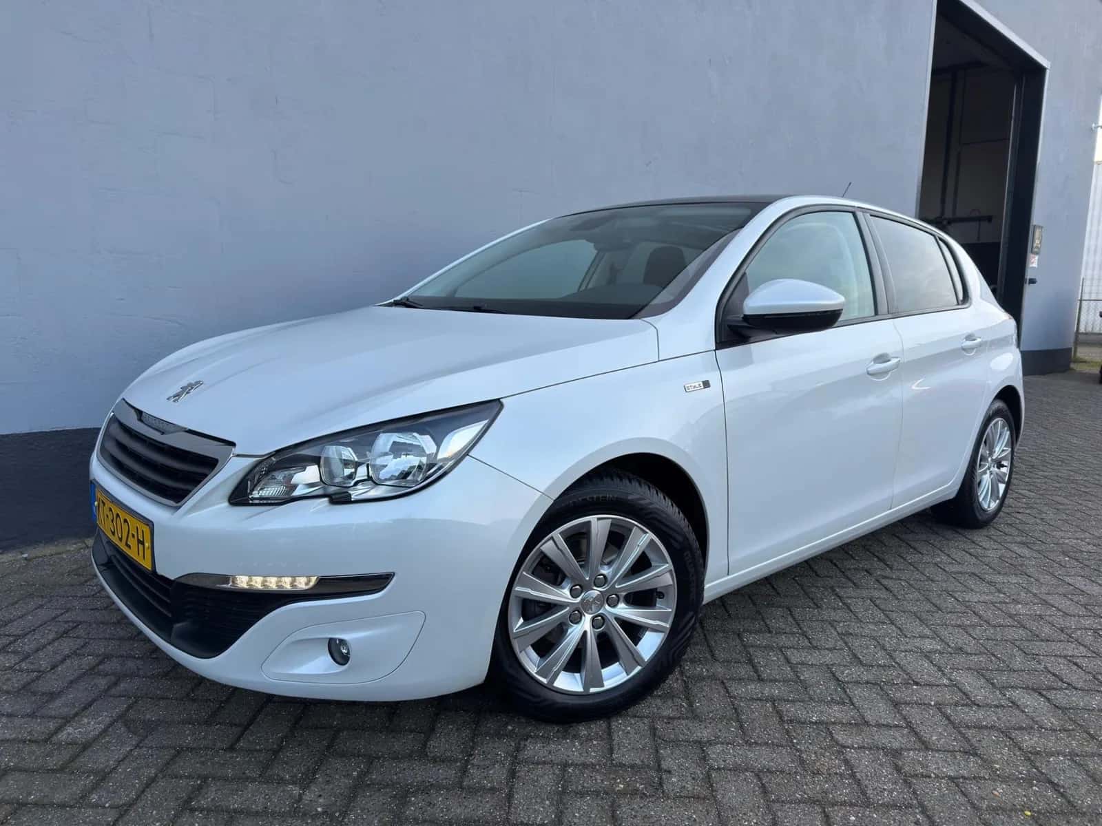 Peugeot 308 (2016) — foto 1