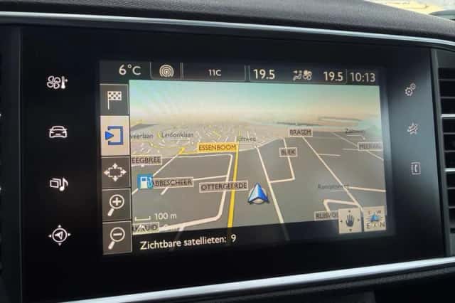 Peugeot 308 (2016) thumbnail 11