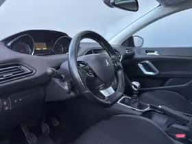 Peugeot 308 (2016) thumbnail 9