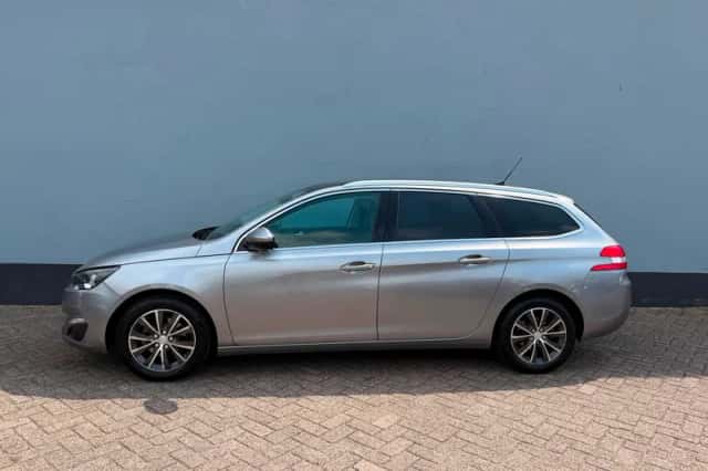 Peugeot 308 (2017) thumbnail 2