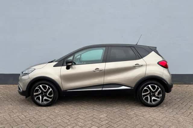 Renault Captur (2015) thumbnail 2