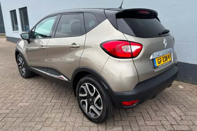 Renault Captur (2015) thumbnail 3