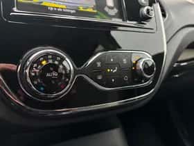 Renault Captur (2015) thumbnail 8