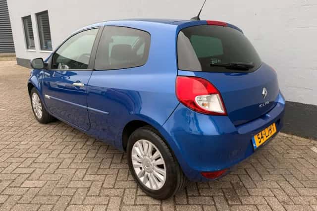 Renault Clio (2010) thumbnail 3