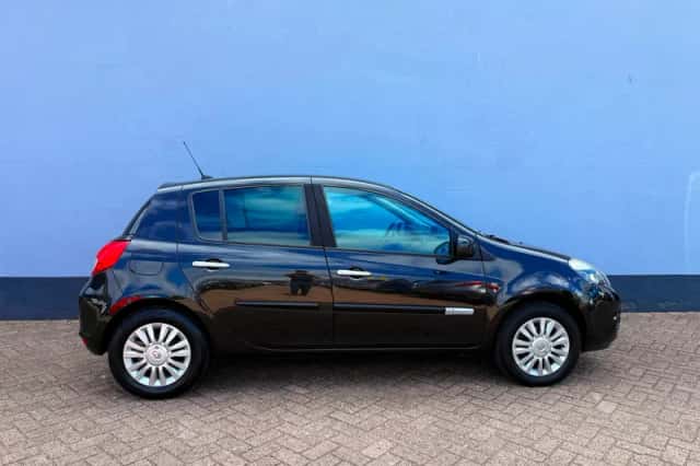 Renault Clio (2011) thumbnail 4
