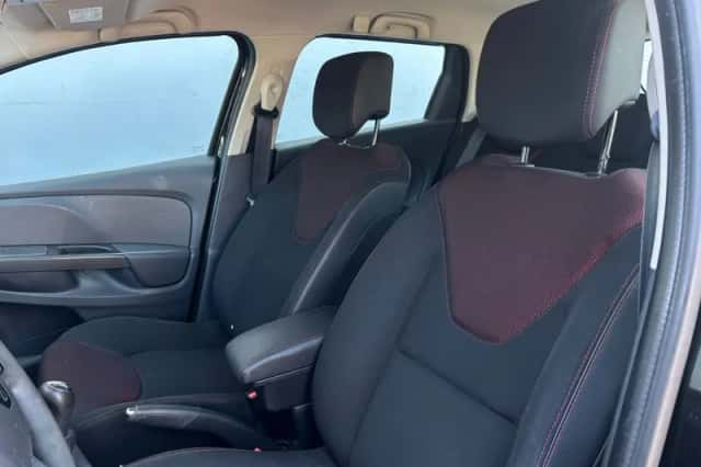 Renault Clio (2014) thumbnail 7