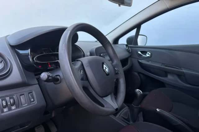 Renault Clio (2014) thumbnail 9