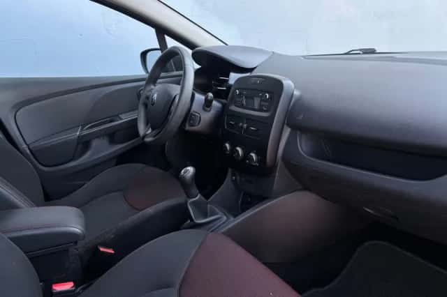 Renault Clio (2014) thumbnail 10