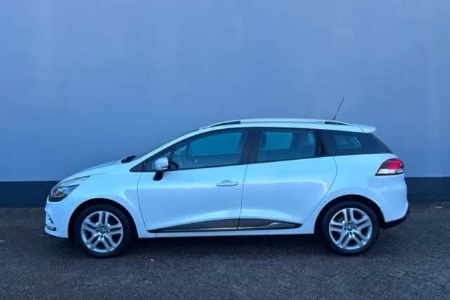 Renault Clio (2017) thumbnail 2