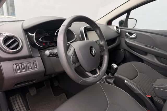 Renault Clio (2017) thumbnail 9