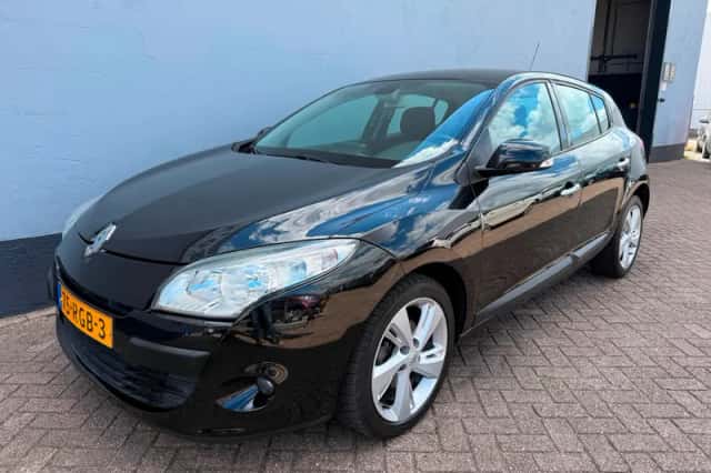 Renault Mégane (2011) thumbnail 1