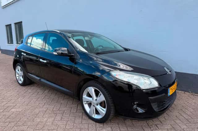 Renault Mégane (2011) thumbnail 4