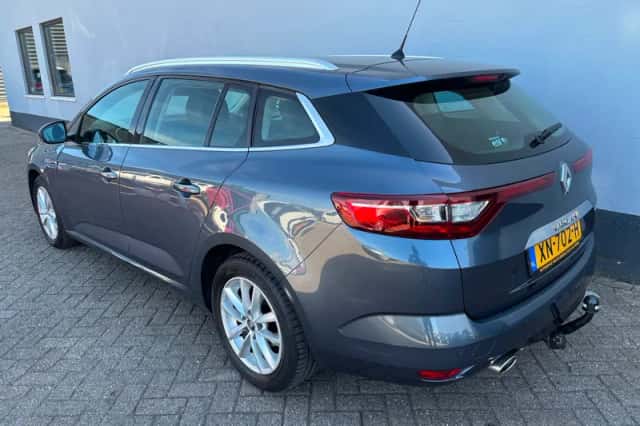 Renault Mégane (2018) thumbnail 3