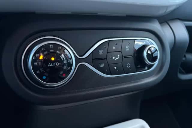 Renault Twingo (2014) thumbnail 12