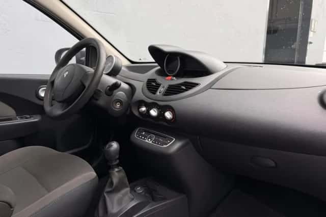 Renault Twingo (2011) thumbnail 10
