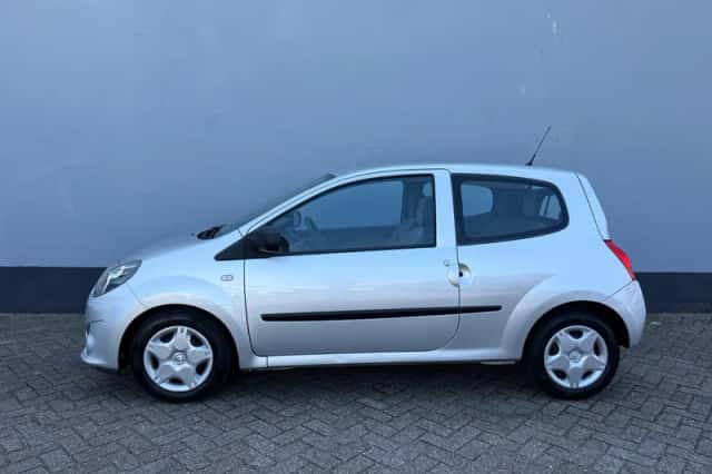 Renault Twingo (2010) thumbnail 2