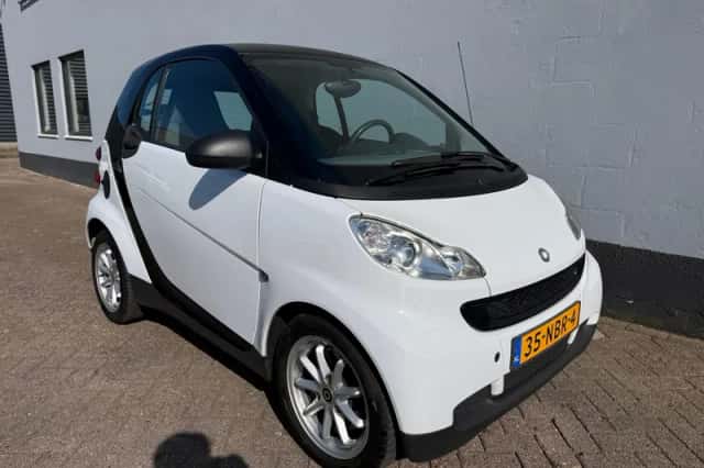 Smart Fortwo (2010) thumbnail 4