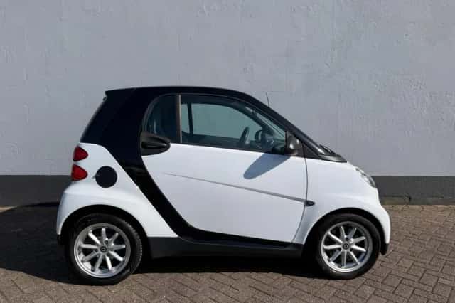 Smart Fortwo (2010) thumbnail 5