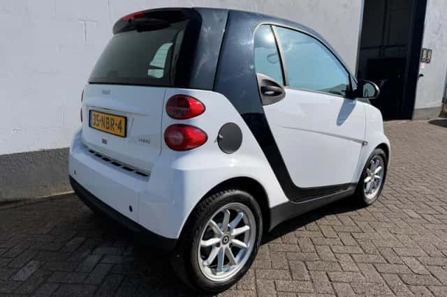 Smart Fortwo (2010) thumbnail 6