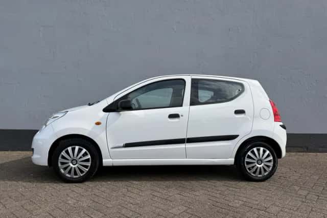Suzuki Alto (2012) thumbnail 2