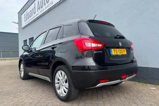 Suzuki S-Cross (2018) thumbnail 3