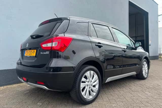 Suzuki S-Cross (2018) thumbnail 6