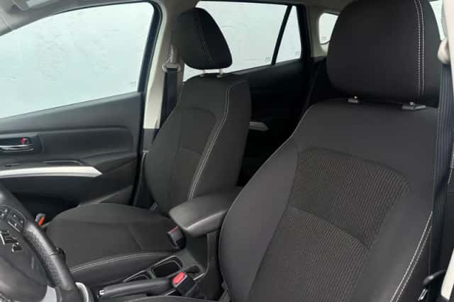 Suzuki S-Cross (2018) thumbnail 7