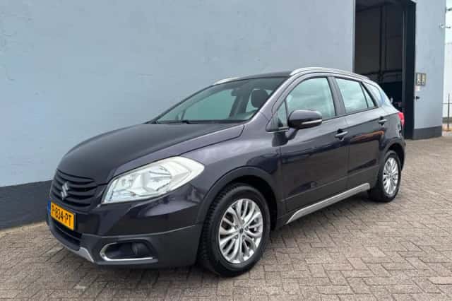 Suzuki SX4 S-Cross (2014) thumbnail 1