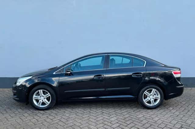 Toyota Avensis (2011) thumbnail 6