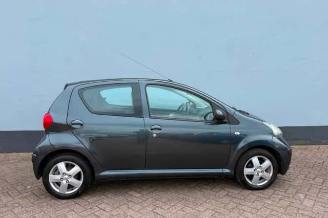 Toyota Aygo (2008) thumbnail 5