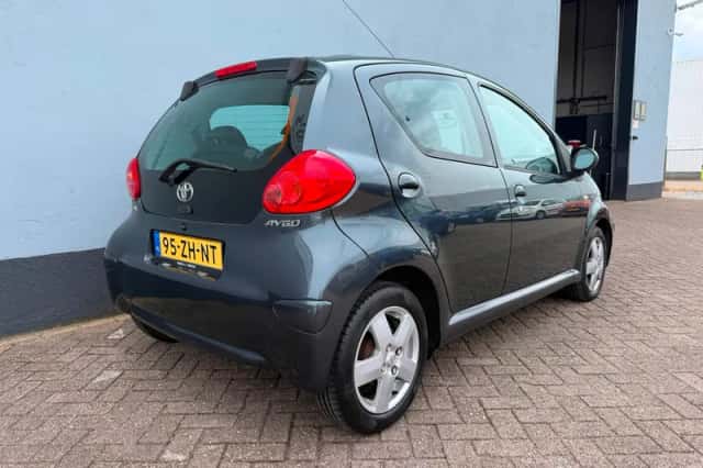 Toyota Aygo (2008) thumbnail 6