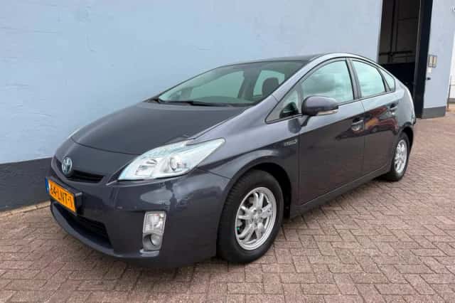 Toyota Prius (2010) thumbnail 1