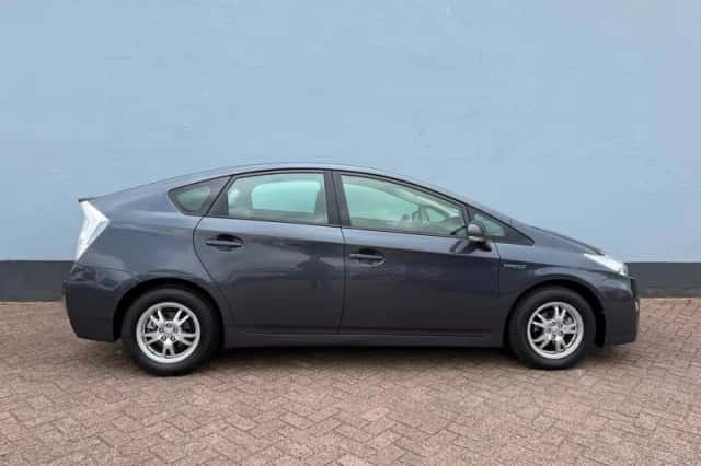 Toyota Prius (2010) thumbnail 5