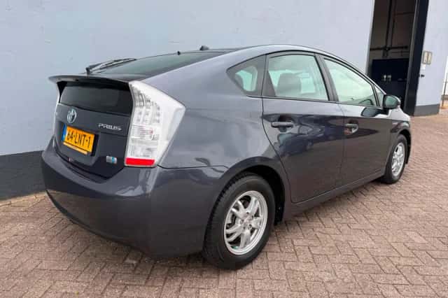 Toyota Prius (2010) thumbnail 6