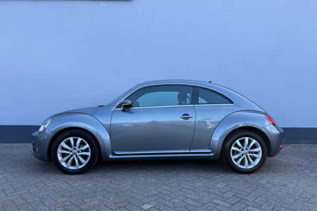 Volkswagen Beetle (2012) thumbnail 3