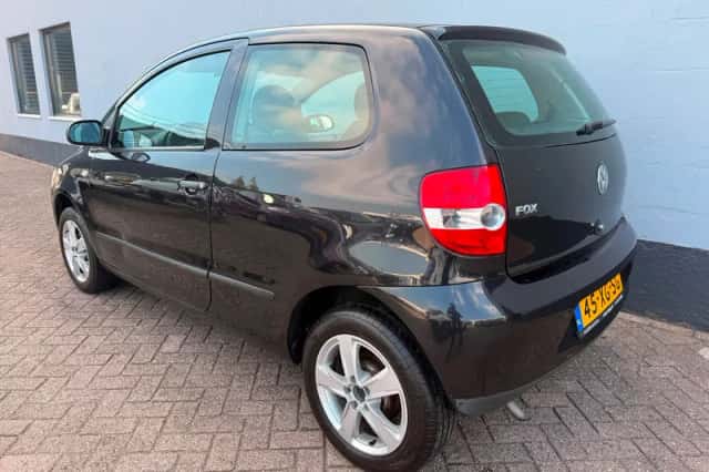 Volkswagen Fox (2007) thumbnail 3