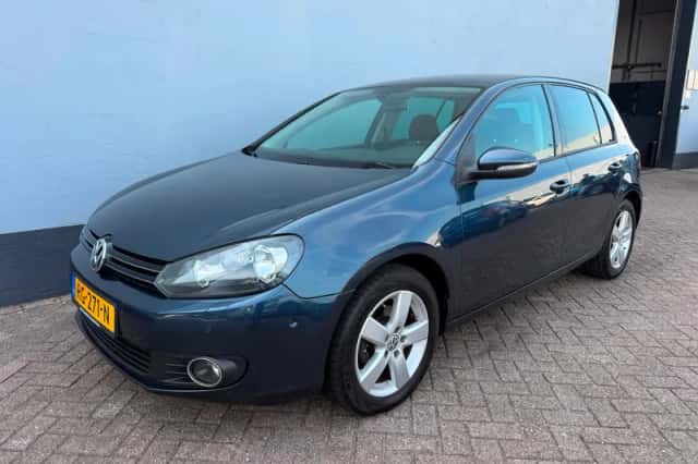 Volkswagen Golf (2010) thumbnail 1