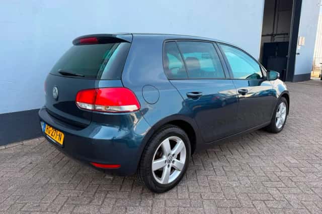 Volkswagen Golf (2010) thumbnail 6