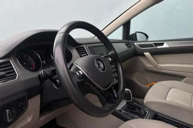 Volkswagen Golf (2015) thumbnail 9