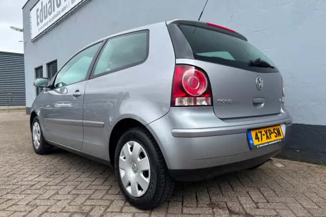 Volkswagen Polo (2007) thumbnail 3
