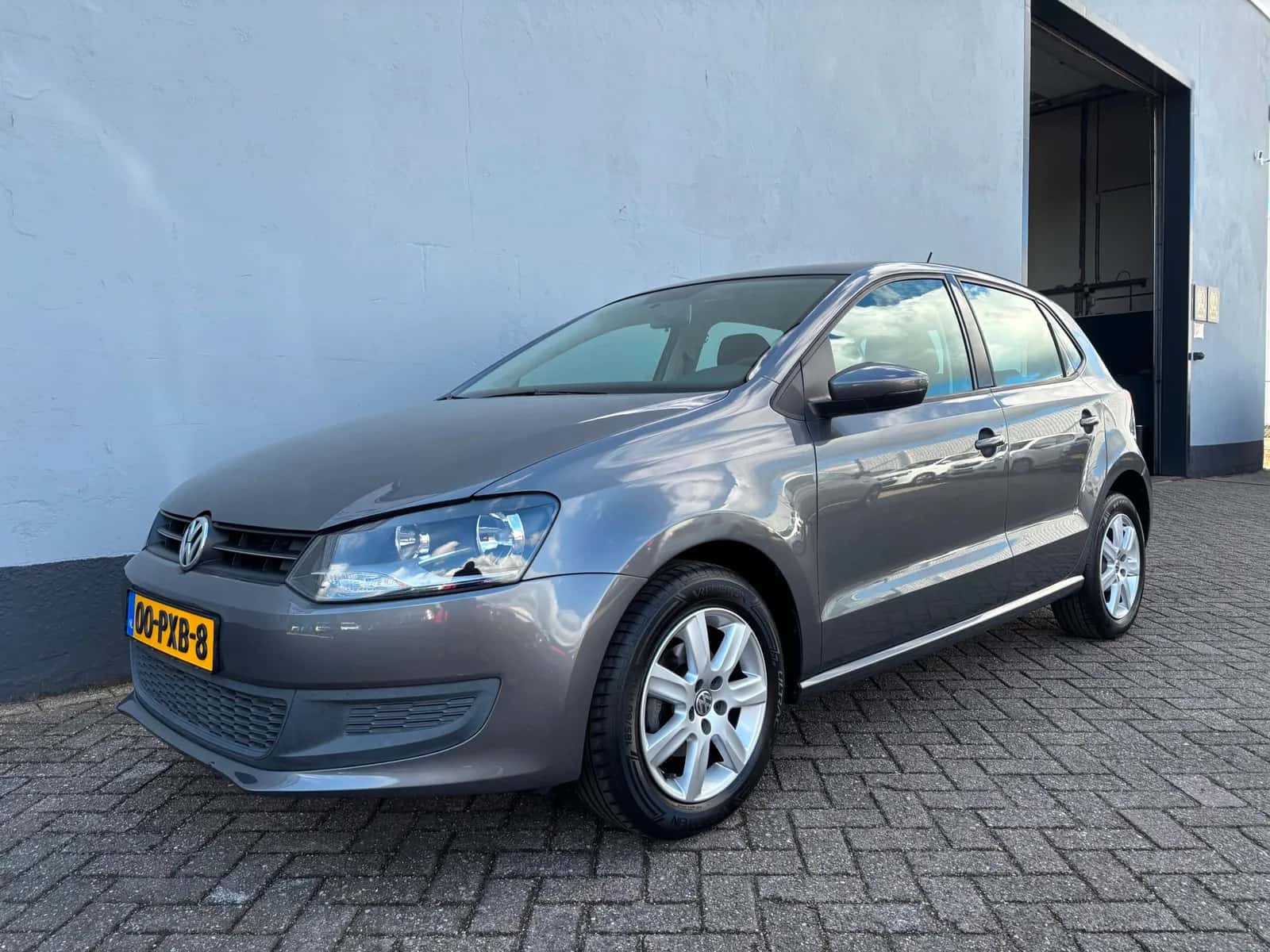 Volkswagen Polo (2011) — foto 1
