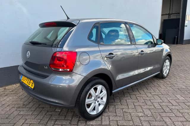 Volkswagen Polo (2011) thumbnail 6
