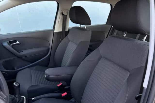 Volkswagen Polo (2011) thumbnail 7