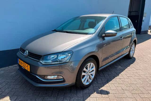Volkswagen Polo (2015) thumbnail 1