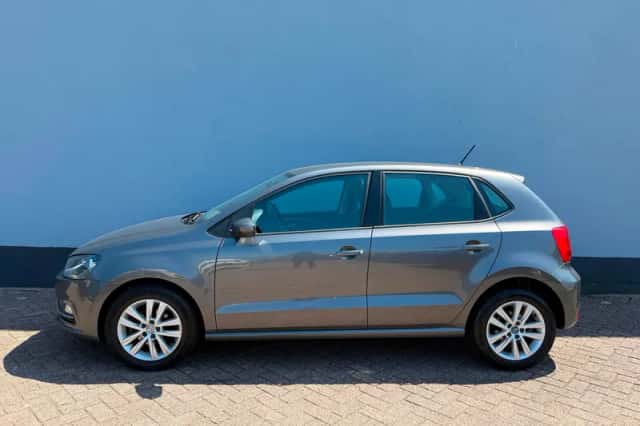 Volkswagen Polo (2015) thumbnail 2