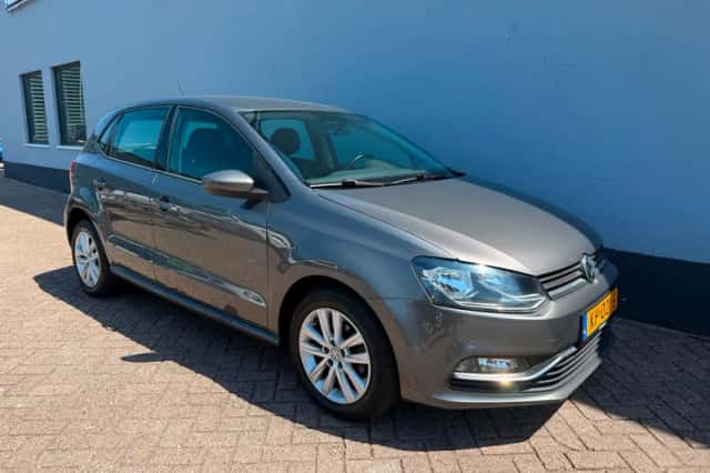 Volkswagen Polo (2015) thumbnail 4