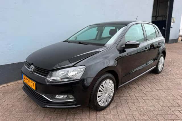 Volkswagen Polo (2015) thumbnail 1