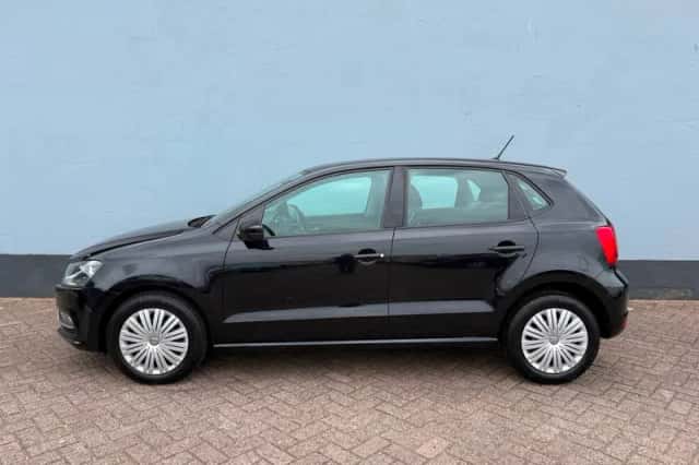 Volkswagen Polo (2015) thumbnail 2