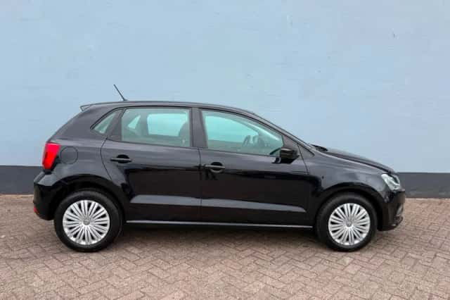 Volkswagen Polo (2015) thumbnail 5